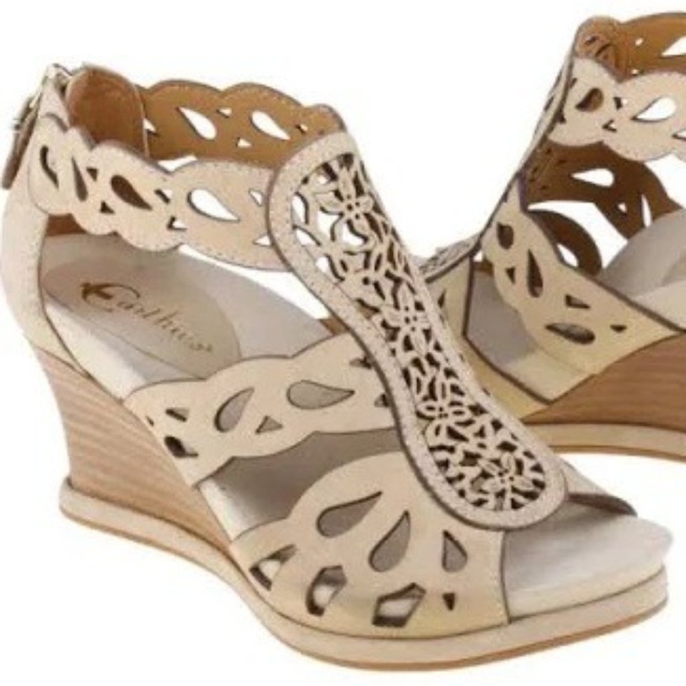 *NEW* EARTHIE'S CAMPORA WEDGE SANDALS SZ 9